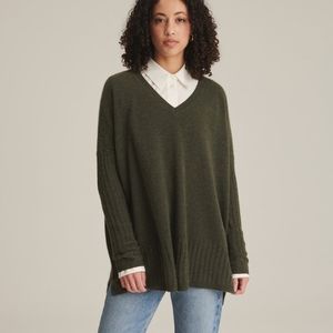 PRE-OWNED LIKE NEW Soft by Naadam 100% Cashmere V-Neck Boyfriend Pullover